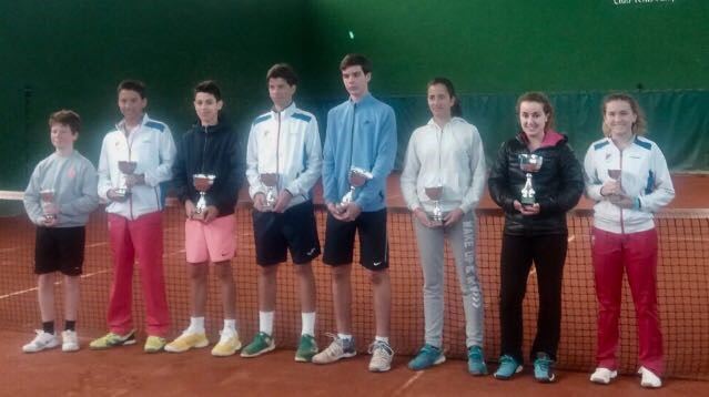 El Club Tenis Pamplona alberg&oacute; el Tercer Torneo del 31&ordm; Circuito Cadete y Junior Intersport Irabia - Dunlop